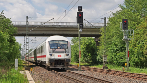Brand an Bahninfrastruktur bei Hannover legt Zugverkehr lahm