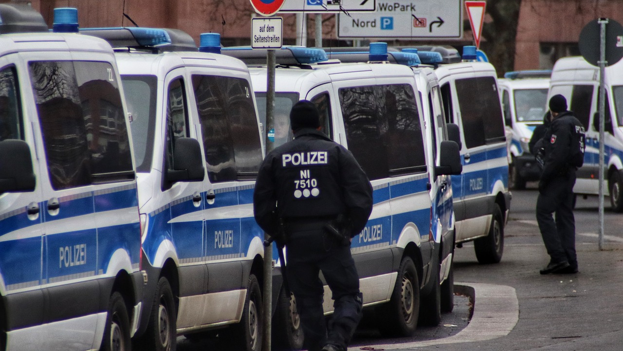 Durchsuchungen in Deutschland nach Verbot des Islamischen Zentrums Hamburg
